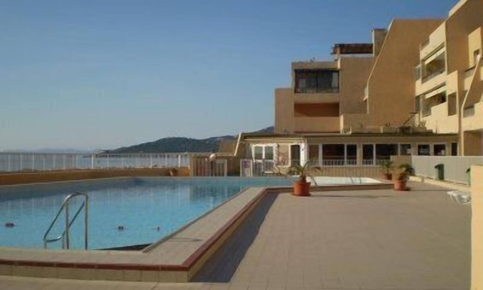 La Faviere Apartment | BEAUTIFUL STUDIO AIR CONDITIONING CABIN ideal for 1 couple and 3 children.