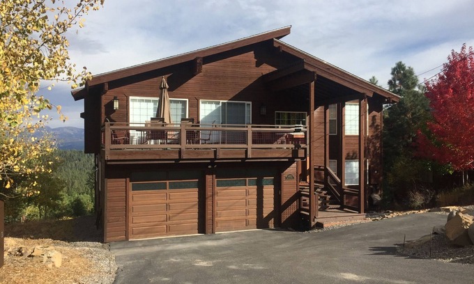 Truckee House | Beautiful Tahoe Donner Home With Spectacular Views