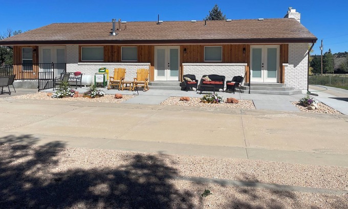 Tropic House | Beautiful views of Bryce Canyon National Park ! Trails are close by