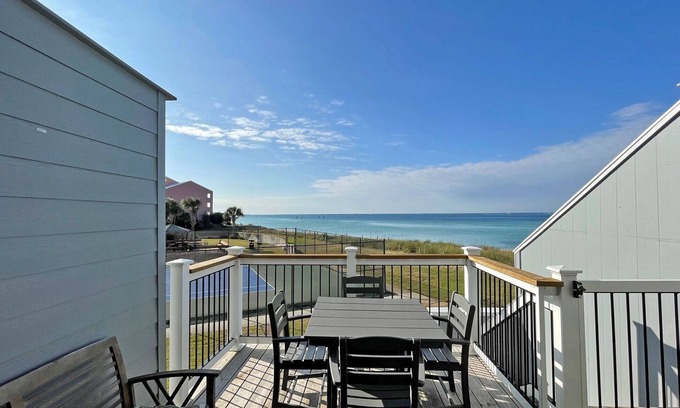 Pensacola Beach House | Beautiful views of Santa Rosa Sound, nicely-decorated 2-br/2.5-bath townhome