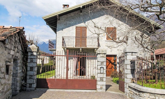 Mergozzo House | Beautiful villa for 3 people with TV