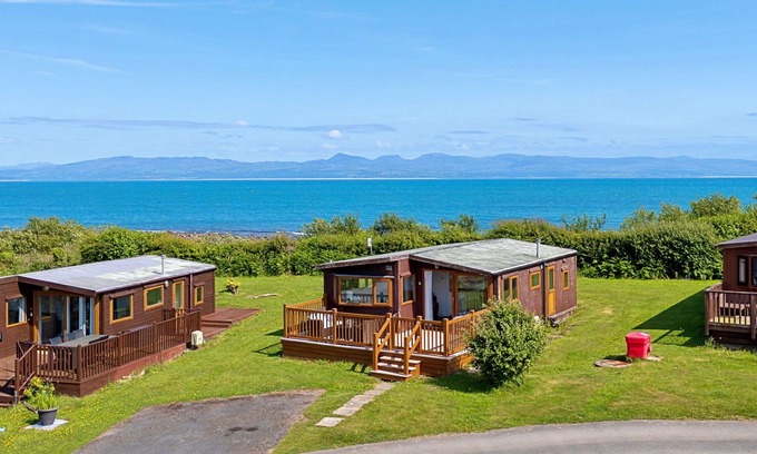Rhyd-y-clafdy House | Beautiful villa for 4 guests with WIFI and pets allowed