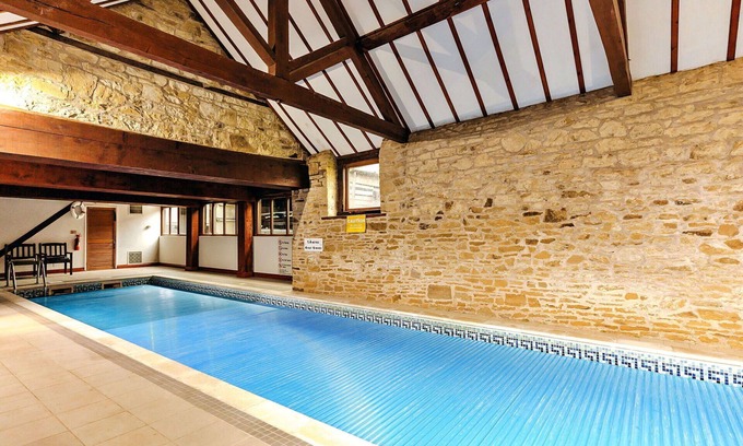 Craven Arms House | Beautiful villa for 4 people with pool, WIFI
