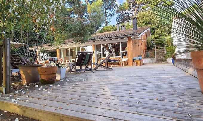 Cap-Ferret Villa | Beautiful villa at l'Herbe, large terrace in the trees, ideal for families of up to 10 people