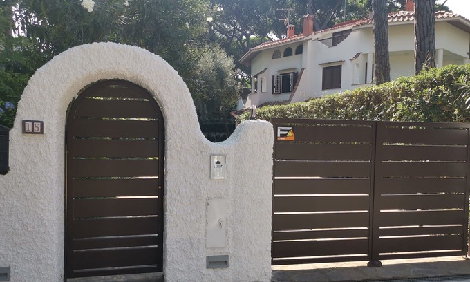 Fregenae Villa | Beautiful villa in the pine forest with private garden