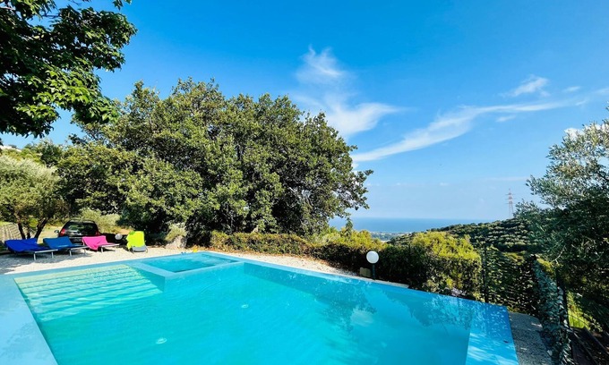 Capri Leone Villa | Beautiful villa with private pool 10 minutes from Capo d Orlando and the sea