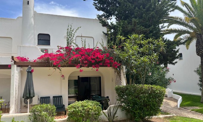 Ferragudo Apartment | Beautiful Villa with terrace & garden