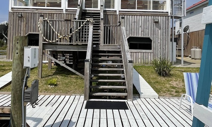 Royal Lagoons House | Beautiful waterfront home with fantastic views and boat dock.