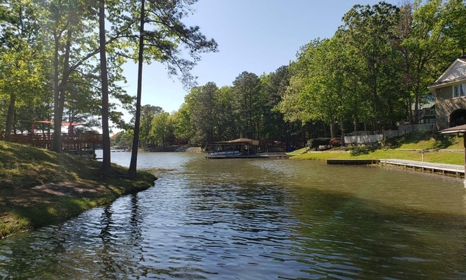 Henrico House | Beautiful Waterfront Home on Lake Gaston with pontoon rental option