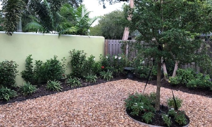 Laurel Park Cottage | Beautifully decorated 1bdrm carriage house - 8 min walk to downtown Sarasota