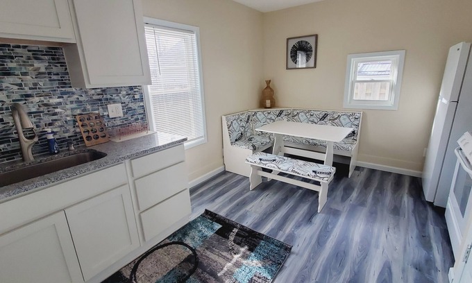 Fairport Harbor Cottage | Beautifully remodeled cozy cottage retreat