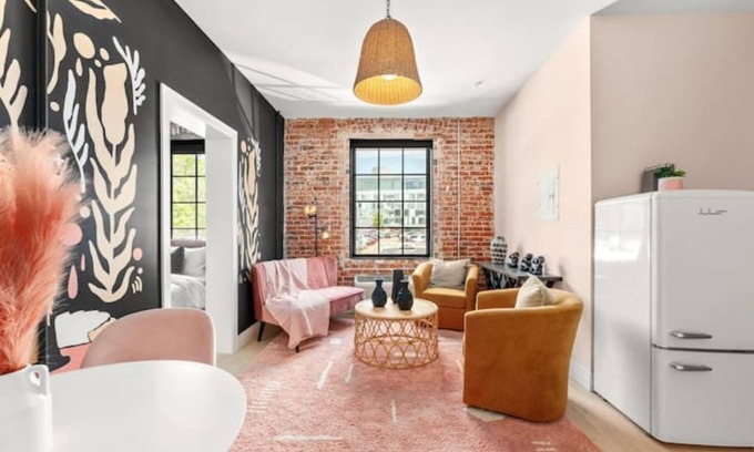 Golden Triangle Apartment | Becca Reitz Art Suite 110
