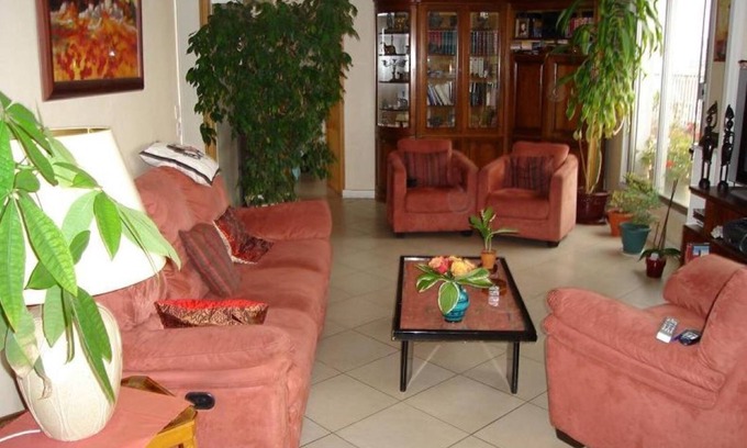 Quartier de la Chapelle Bed & Breakfast | Bed and breakfast in Paris, near metro, Wi-Fi, parking, large terrace,