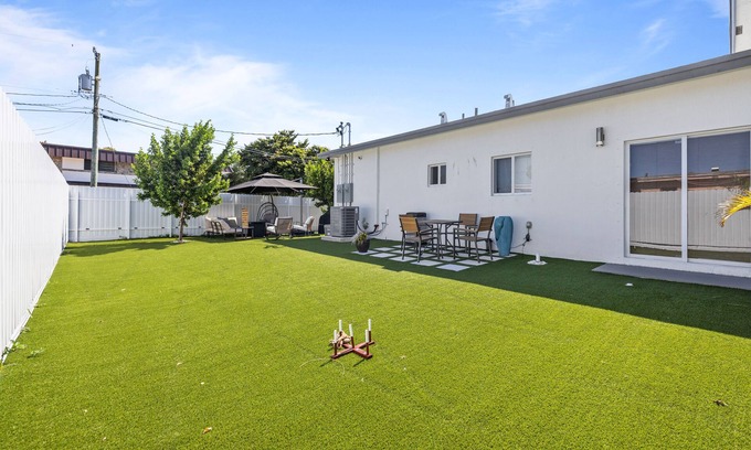 Gladeview House | Bee Our Guest-Free Parking-Private Fence/Turf Patio-Grill-Fire Pit