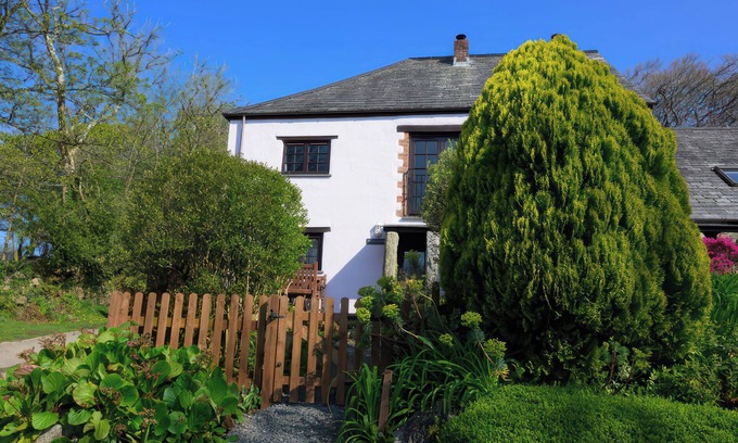 Brazzacott Cottage | BEECH COTTAGE, pet friendly, character holiday cottage in Warbstow,