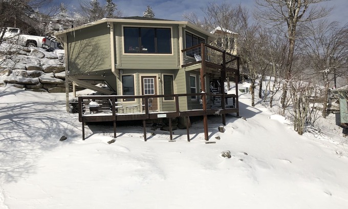 Banner Elk Ski Chalet | Beech Mountain Snow Skiing and Mountain Biking Chalet