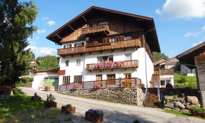 Kartitsch Bed & Breakfast | Bella Vista Lodge