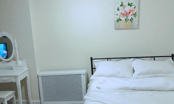 Queens House | Belle's place