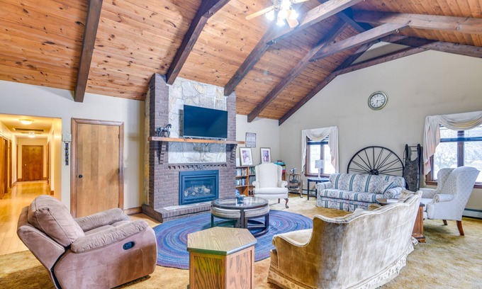 Bellingham Apartment | Bellingham Retreat w/Fire Pit + Lake Access!
