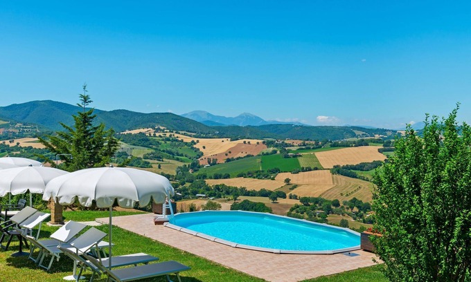 Arcevia Apartment | Belvilla by OYO Campanile