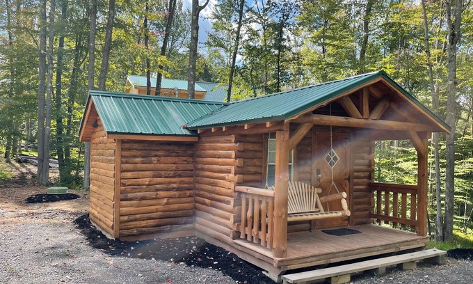Benezette Cabin | Benezette, 1b ,1b cabin. Minutes from the Elk center.