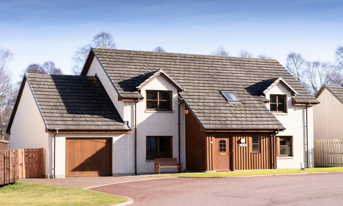 Aviemore House | Bennachie - a house that sleeps 8 guests in 4 bedrooms