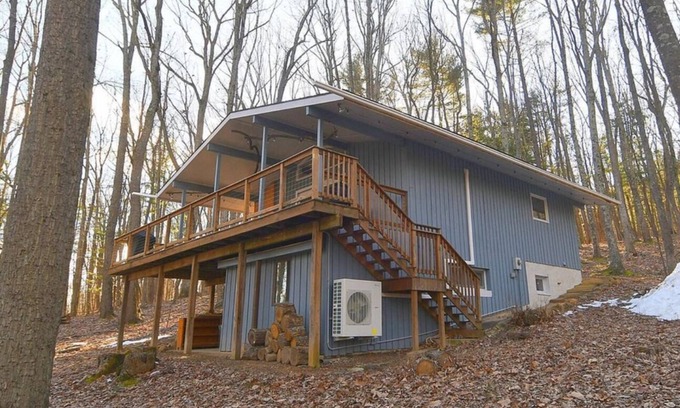 Berkeley Springs Cabin | Berkeley Springs cabin getaway