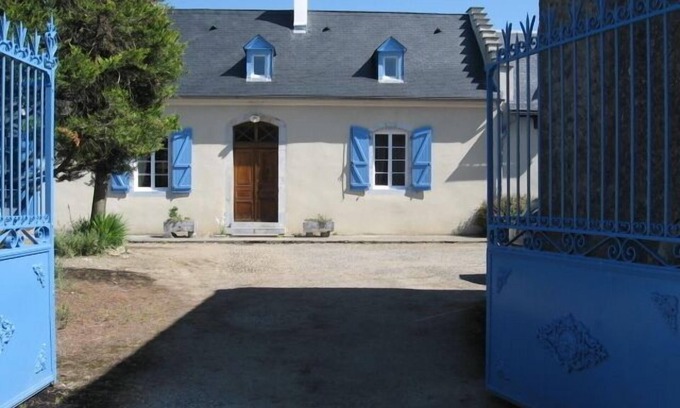 Bernac-Dessus Cottage | Bernac Dessus, 10km from Lourdes beautiful family gite for 2 to 15 people