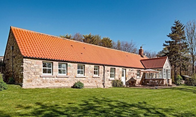 Ancroft Cottage | BERRYBURN COTTAGE, near Berwick upon Tweed - Dog friendly, rural cottage sleep 6