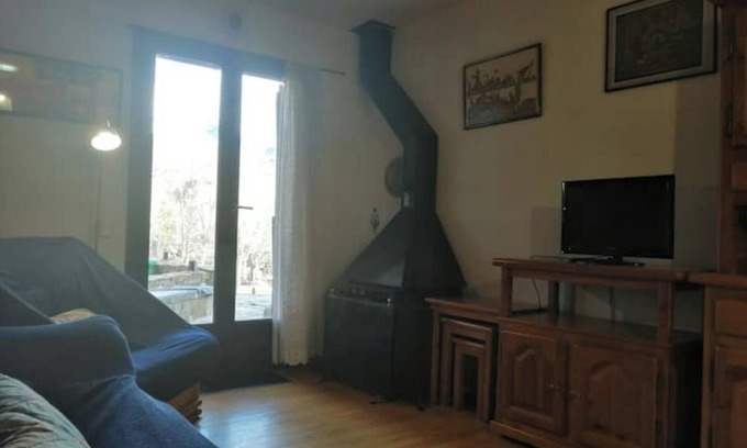 Taull Apartment | Besiberri 3 apartment located on the first floor and with terrace