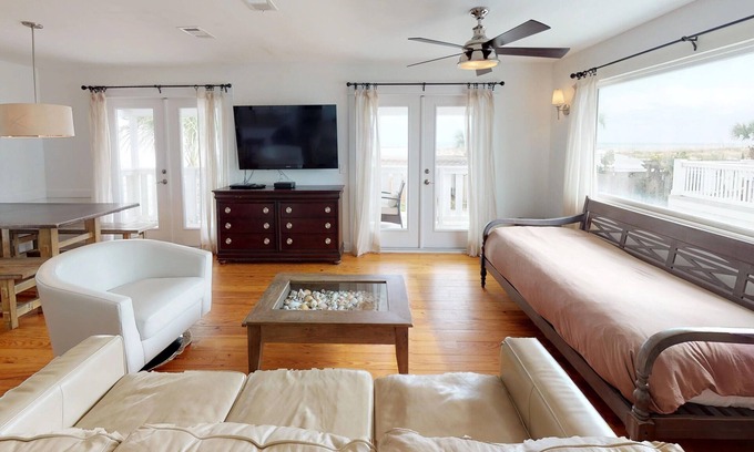 St. Augustine Beach House | 💲BEST BEACH💲 Gorgeous Ocean Views - Renovated Like POTTERY BARN - Beach Steps Away