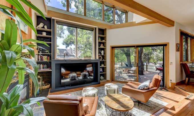 Central Boulder House | Best location- Pearl St (downtown), Views/Deck/Garage/Central AC/Gas Fireplace