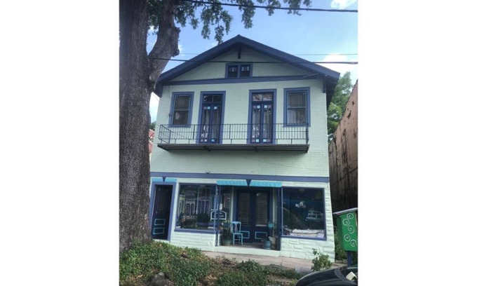 Algiers Point Apartment | Best of Both Worlds: 3 Minute Ferry Ride to FQ. Mardi Gras week available!