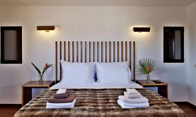 Albufeira Hotel | Best Place to Stay in Albufeira! Beach Access, Swimming Pools, Free Parking!