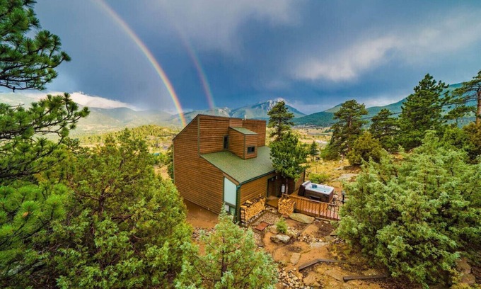 Venner Ranch Estates Apartment | Best views, hot tub, king beds near National Park