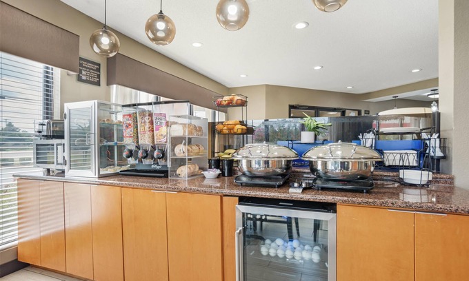 Pearl Hotel | Best Western Airport Inn