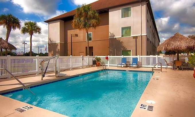 Auburndale Hotel | Best Western Auburndale Inn & Suites
