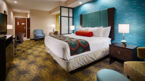 Willowbrook Hotel | Best Western Premier Ashton Suites - Willowbrook