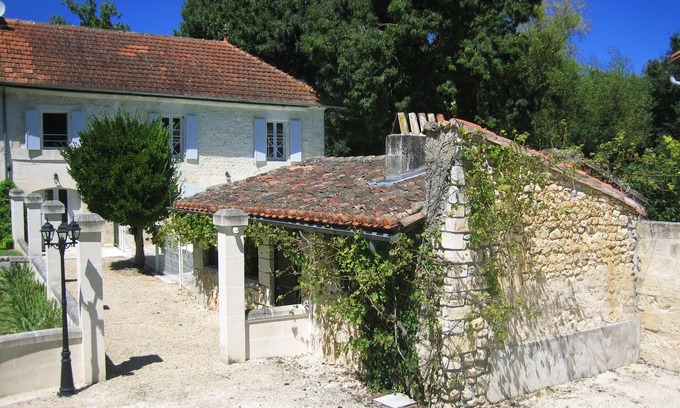 Angeac-Charente House | Besutiful traditional Charentaise house with private decked pool by the river