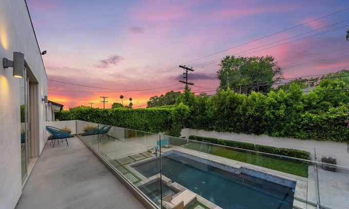 Beverlywood House | Beverly 6BR Oasis w/Pool & Spa