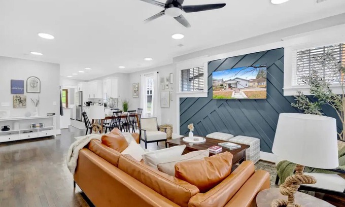 Norwood House | #BhamChic: King Bed w/Park View-Near TopGolf, BJCC, Downtown, Hoover Complexnn
