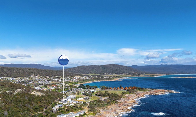 Bicheno Apartment | Bicheno Ocean Views Apt 2 - Freycinet Holiday Houses