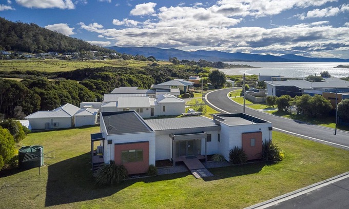 Bicheno House | Bicheno Sands - Freycinet Holdiay Houses