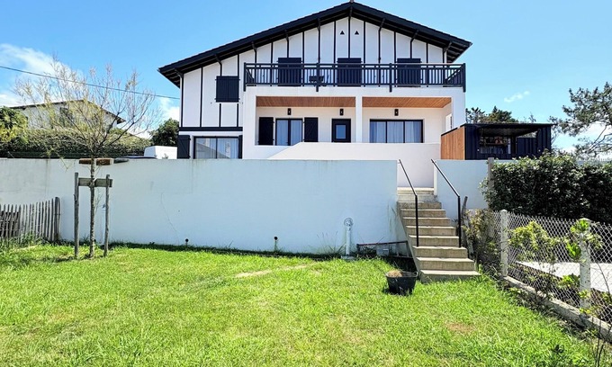 Bidart House | Bidart - House sleeps 10 - Ocean view