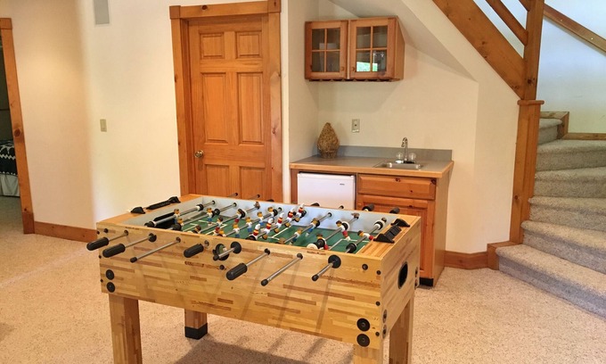 The Galena Territory House | BIG 5BR/5.5BA all ensuite baths, Hot Tub, Screen Porch.