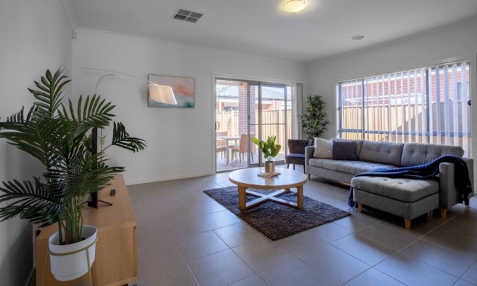 Point Cook House | Big Family fun@ 5 bedrooms house in point cook