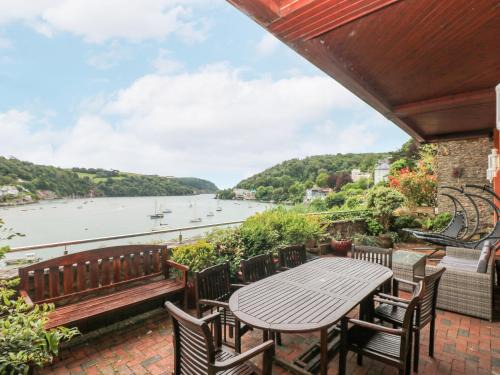 Dartmouth House | Bight Boathouse