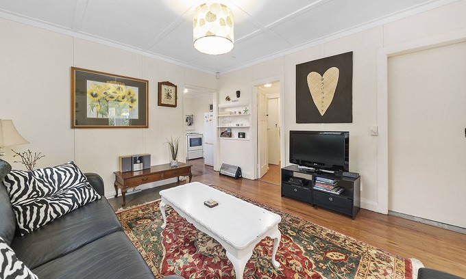 Waikanae Cottage | BIJOUX - WAIKANAE BEACH COTTAGE, family friendly in Waikanae Beach