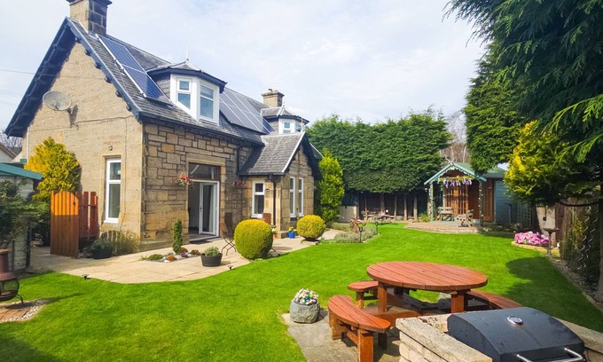 Aviemore Ski Chalet | Birchview- central Aviemore accommodation with garden.