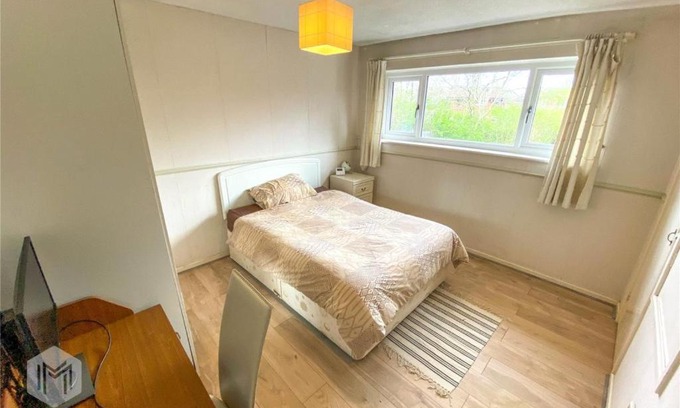 Warrington House | Birchwood Private Room for Homestay 2